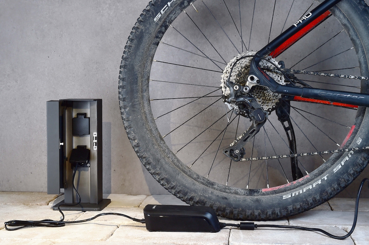 Energiesulen und Energieverteiler