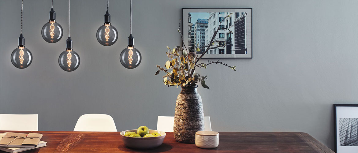 Globe lamps