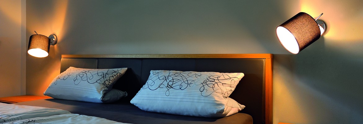 Wall luminaires