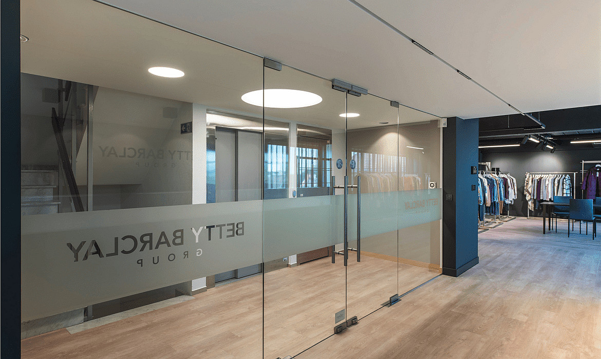 SLV LED Deckeneinbauleuchte MEDO 90 DL, rahmenlose Version, Einbau Ø 91cm, 72W 3000/4000K 10150lm 105°, Weiß SLV LED Deckeneinbauleuchte MEDO 90 DL, rahmenlose Version, Einbau Ø 91cm, 72W 3000/4000K 10150lm 105°, Weiß