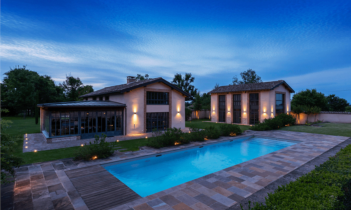 SLV Outdoor LED Außenwandleuchte ENOLA ROUND SINGLE CCT, IP65 IK06, CRi>90, Anthrazit, Größe M, 10W 3000/4000K 720/820lm 38° SLV Outdoor LED Außenwandleuchte ENOLA ROUND SINGLE CCT, IP65 IK06, CRi>90, Anthrazit, Größe M, 10W 3000/4000K 720/820lm 38°