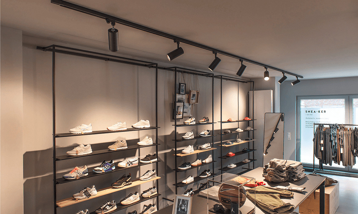 SLV LED 3-Phasen Strahler NUMINOS PHASE M, 230V / 500mA, CRi >90, dimmbar, 20W 3000K 1970lm 36°, UGR <13, Schwarz SLV LED 3-Phasen Strahler NUMINOS PHASE M, 230V / 500mA, CRi >90, dimmbar, 20W 3000K 1970lm 36°, UGR <13, Schwarz