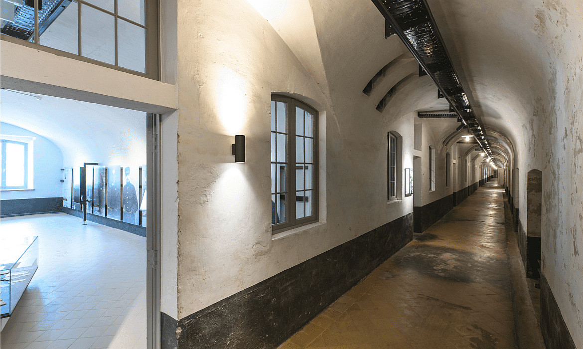 SLV Lampada da parete ASTO TUBE su / giù, 2-Lampadine, cilindrico, rigido GU10 IP20, nero dimmerabile SLV Lampada da parete ASTO TUBE su / giù, 2-Lampadine, cilindrico, rigido GU10 IP20, nero dimmerabile