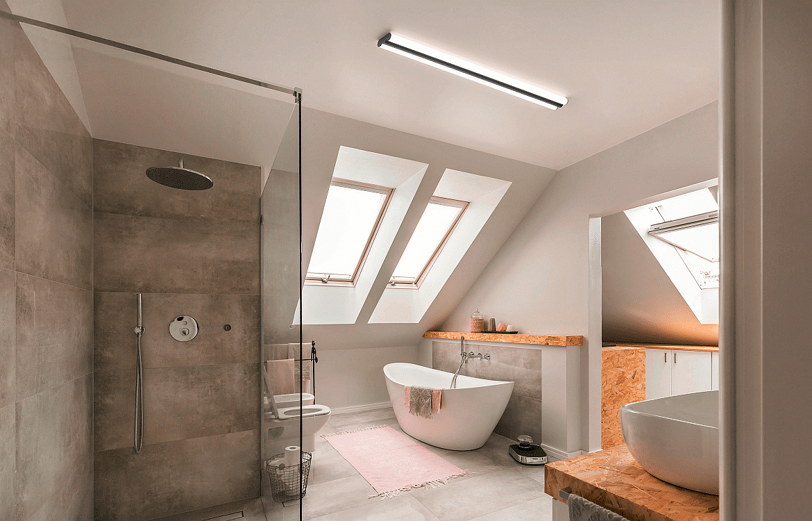 Helestra LED Wand-/Deckenleuchte LOOM, 120cm, 40W, 3000/4000K, 4550lm, IP44, CCT, mattschwarz Helestra LED Wand-/Deckenleuchte LOOM, 120cm, 40W, 3000/4000K, 4550lm, IP44, CCT, mattschwarz